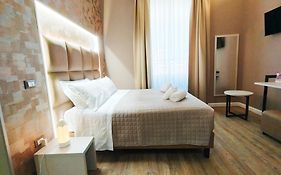 AmoRoma Suite